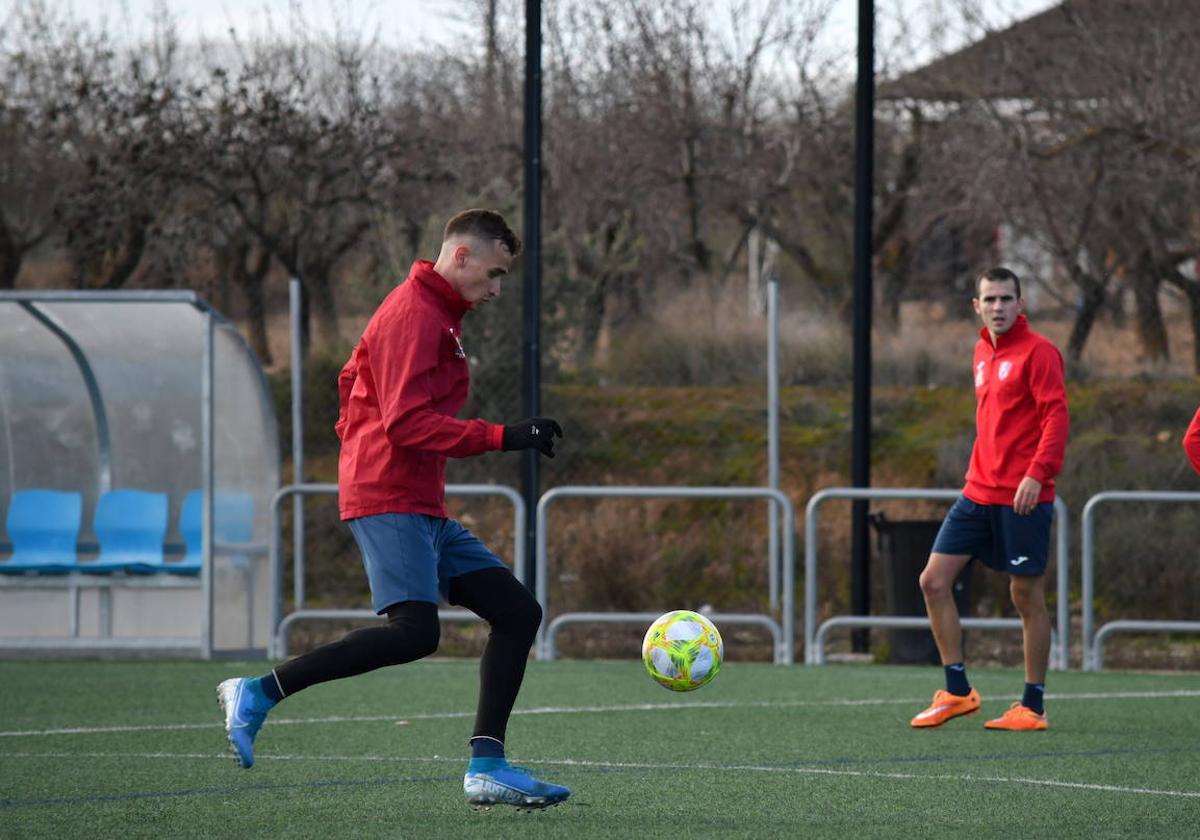 Tomás Bonilla, en un entrenamiento con el Calahorra.