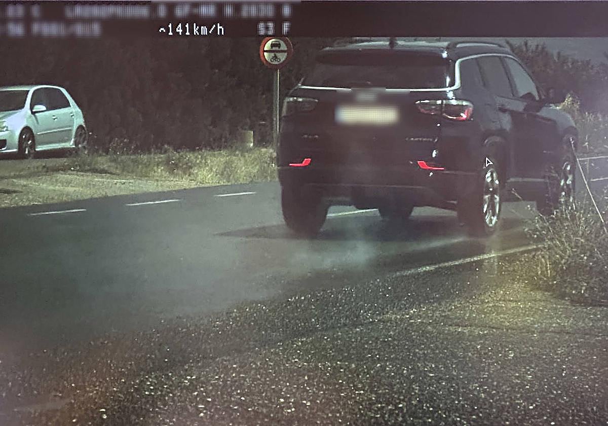 Imagen del vehículo cazado por el radar.