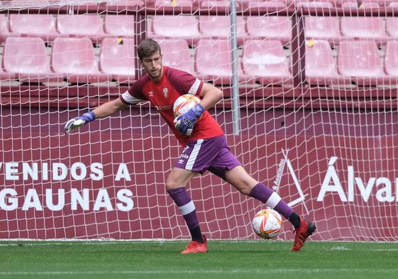 Víctor Pradas, en su etapa en la Unión Deportiva Logroñés.