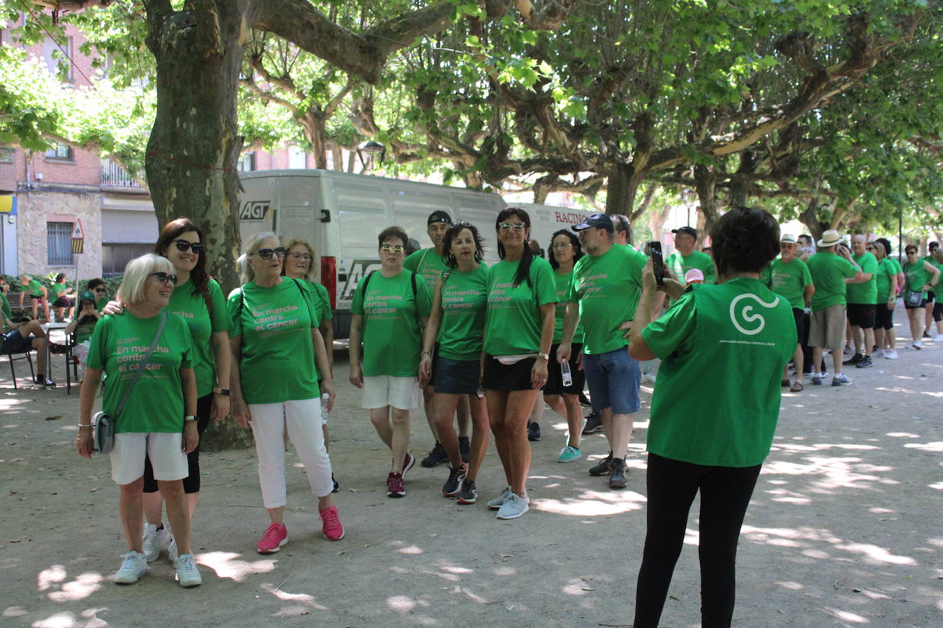 La VI Marcha contra el cáncer reúne a más de 1.200 personas en Nájera