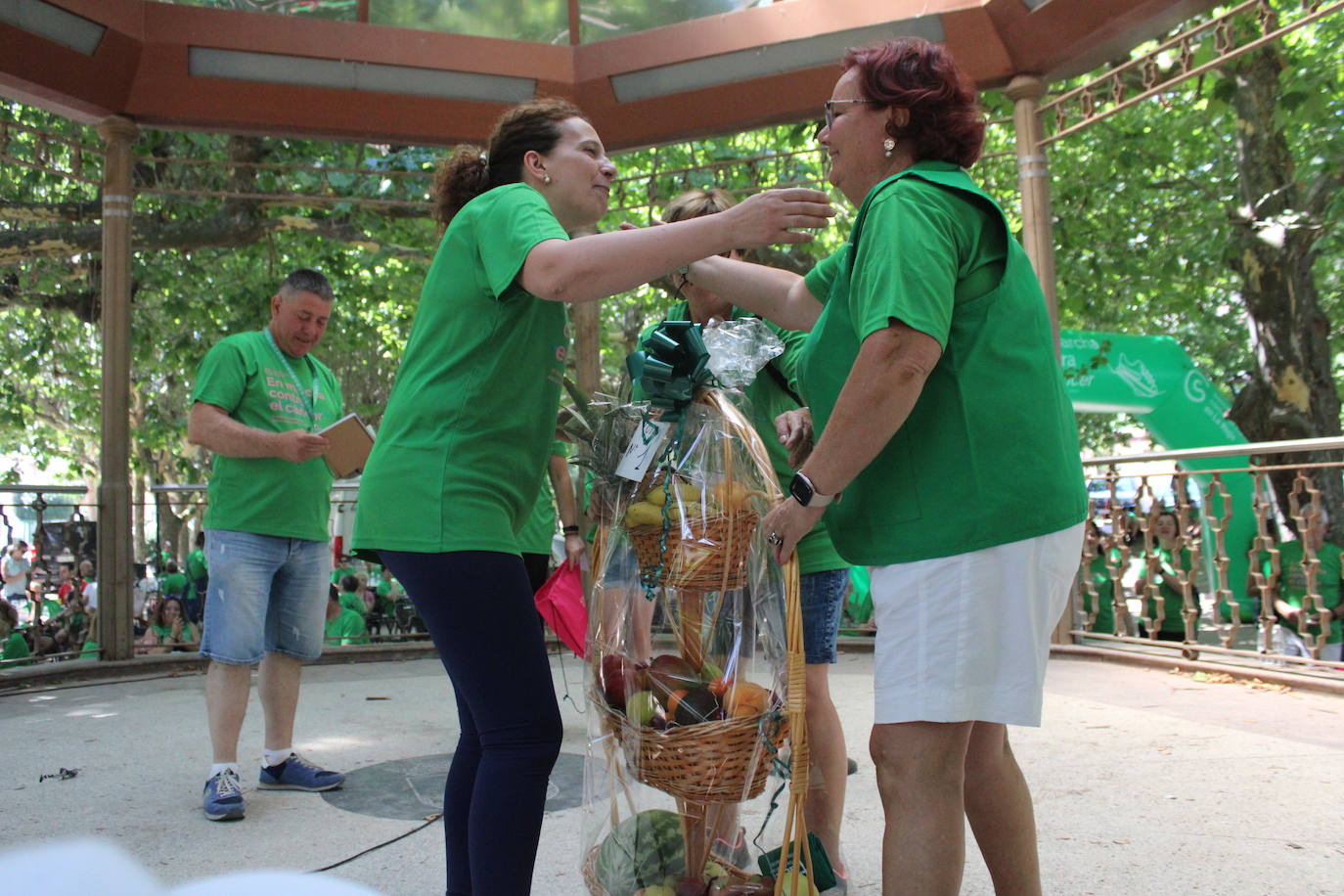 La VI Marcha contra el cáncer reúne a más de 1.200 personas en Nájera