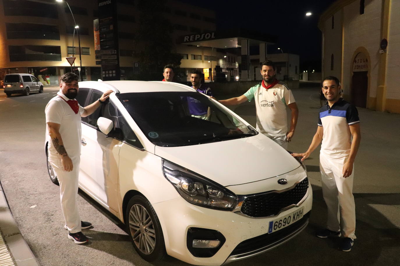 Decenas de riojanos van cada día a los encierros de San Fermín y después vuelven al trabajo