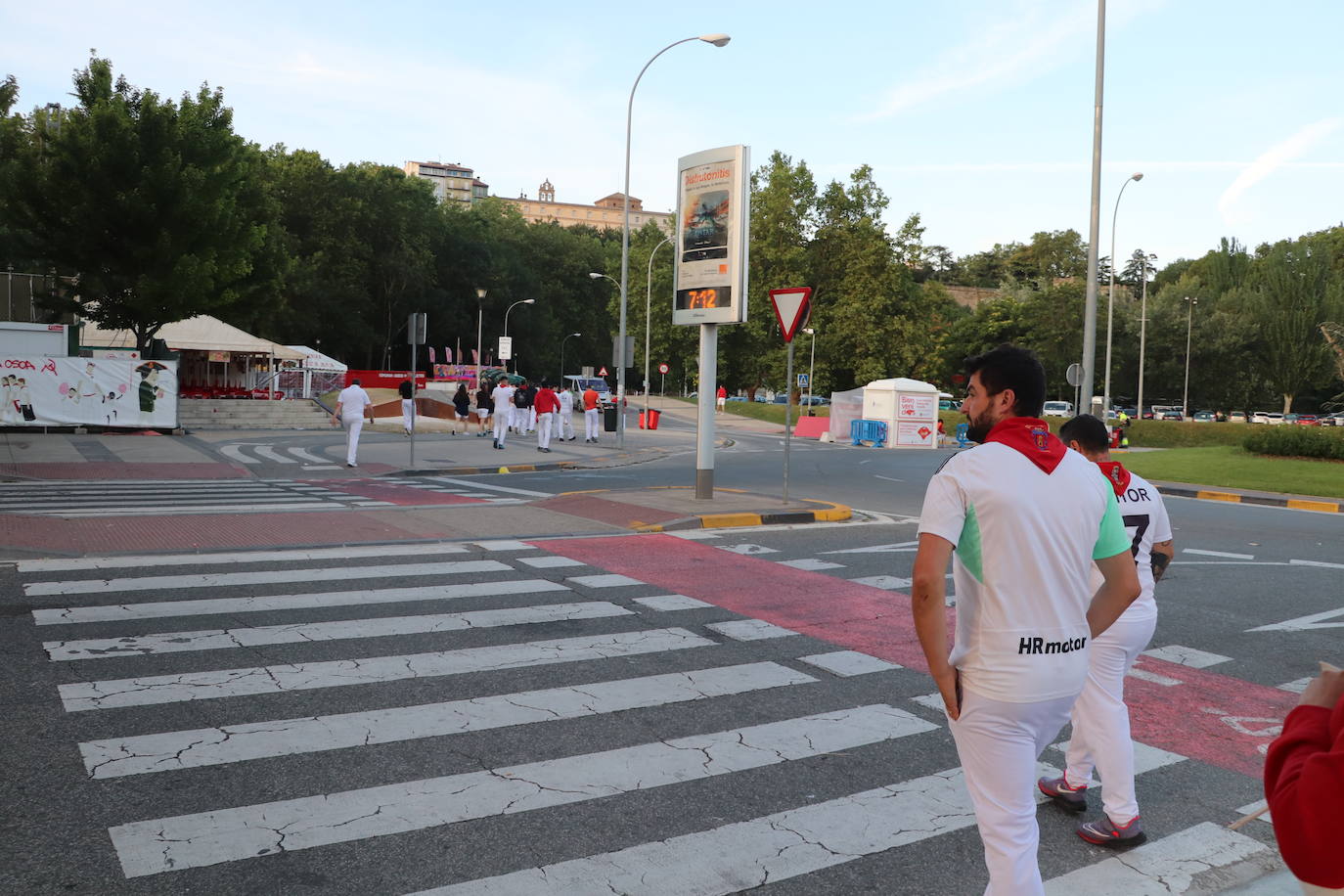 Decenas de riojanos van cada día a los encierros de San Fermín y después vuelven al trabajo