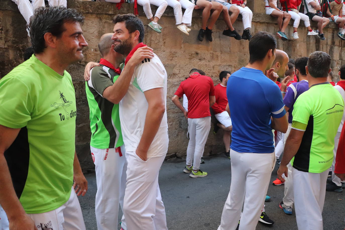 Decenas de riojanos van cada día a los encierros de San Fermín y después vuelven al trabajo