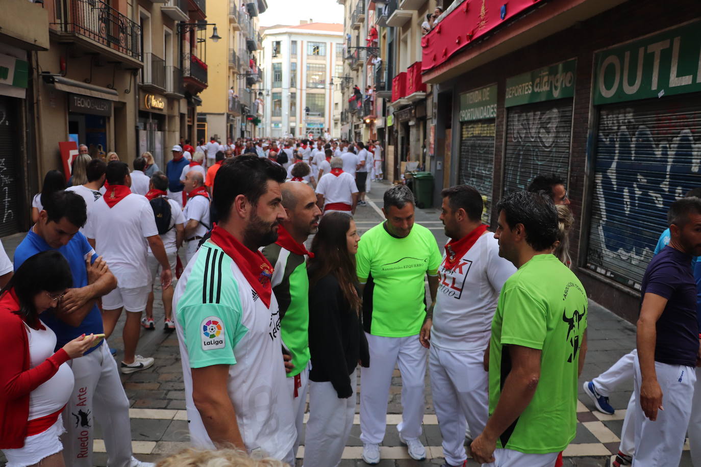 Decenas de riojanos van cada día a los encierros de San Fermín y después vuelven al trabajo