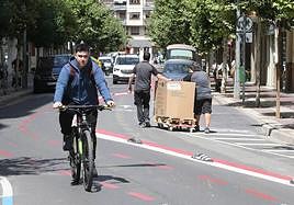 Actividad en avenida de Portugal en la mañana del miércoles, con sus distintos tipos de movilidad.