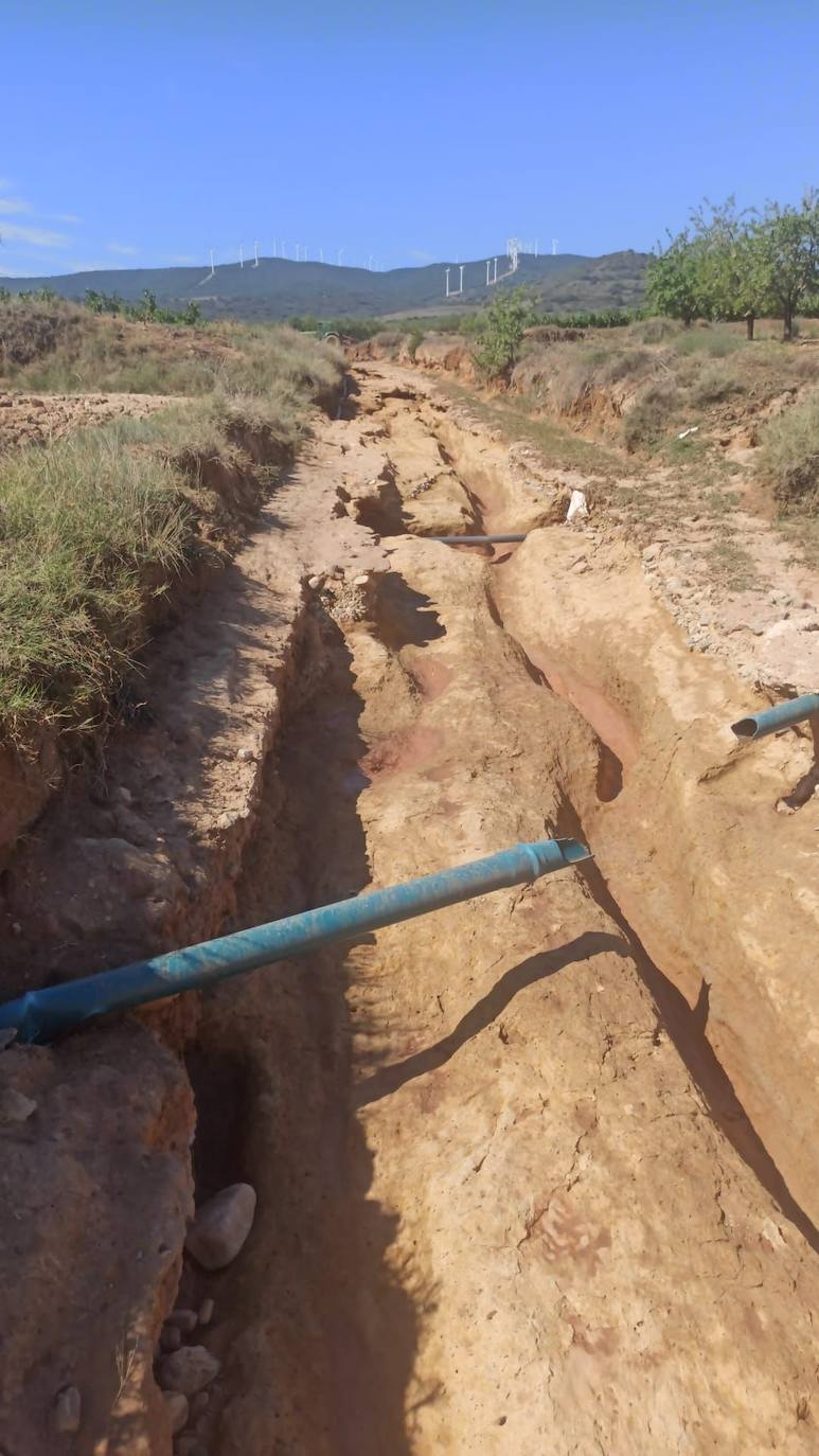 Camino destruido en Alfaro a las faldas del Yerga.
