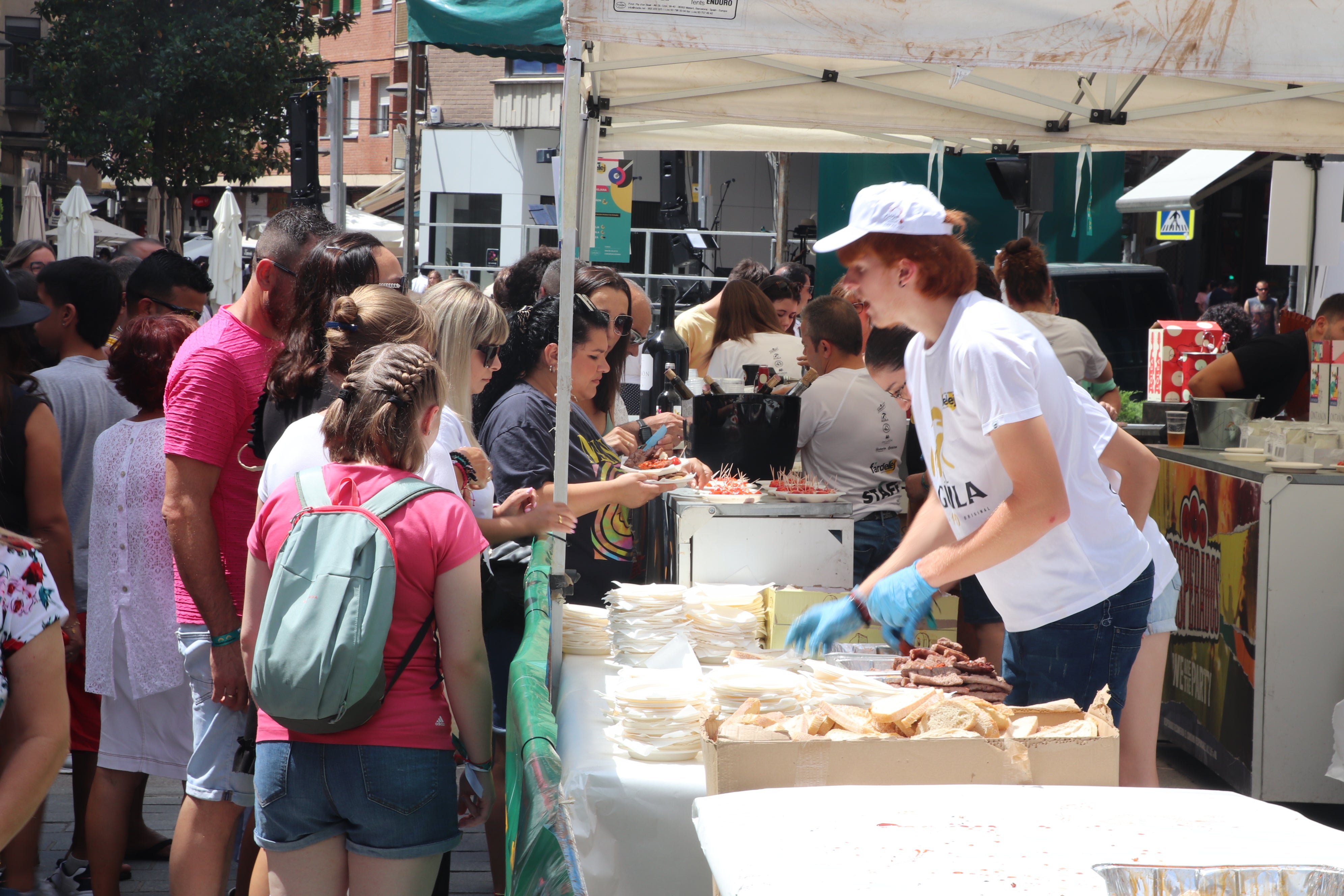 El Fárdelej llena las calles de Arnedo de música y gastronomía