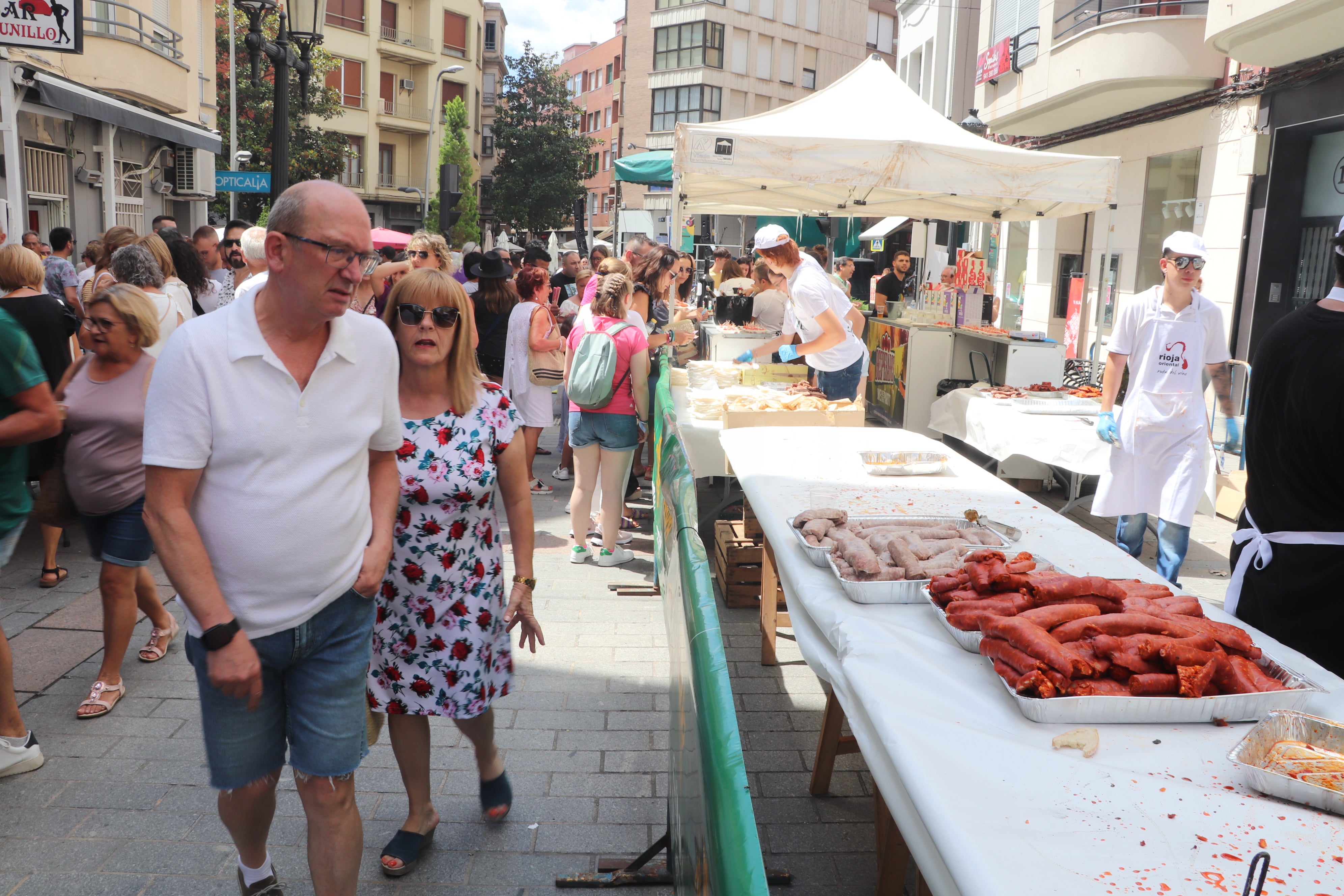 El Fárdelej llena las calles de Arnedo de música y gastronomía