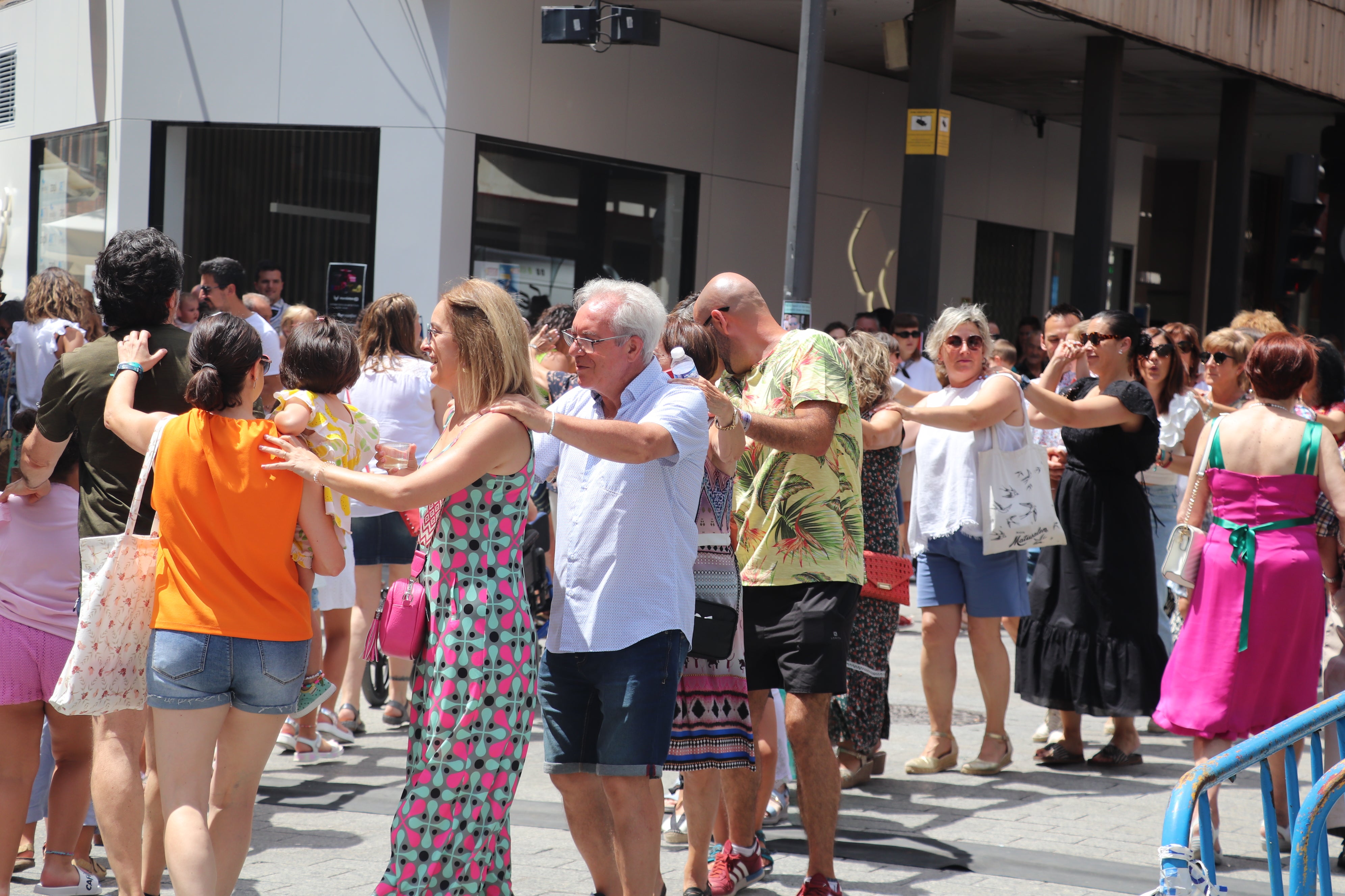 El Fárdelej llena las calles de Arnedo de música y gastronomía