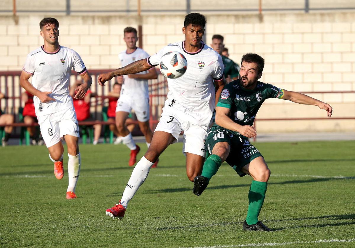 El Alfaro y el Racing Rioja, en un partido de la pasada temporada.