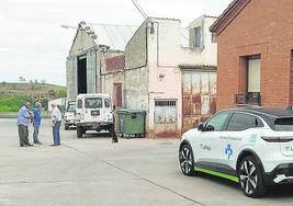 Vecinos frente a la calle donde ocurrieron los hechos.