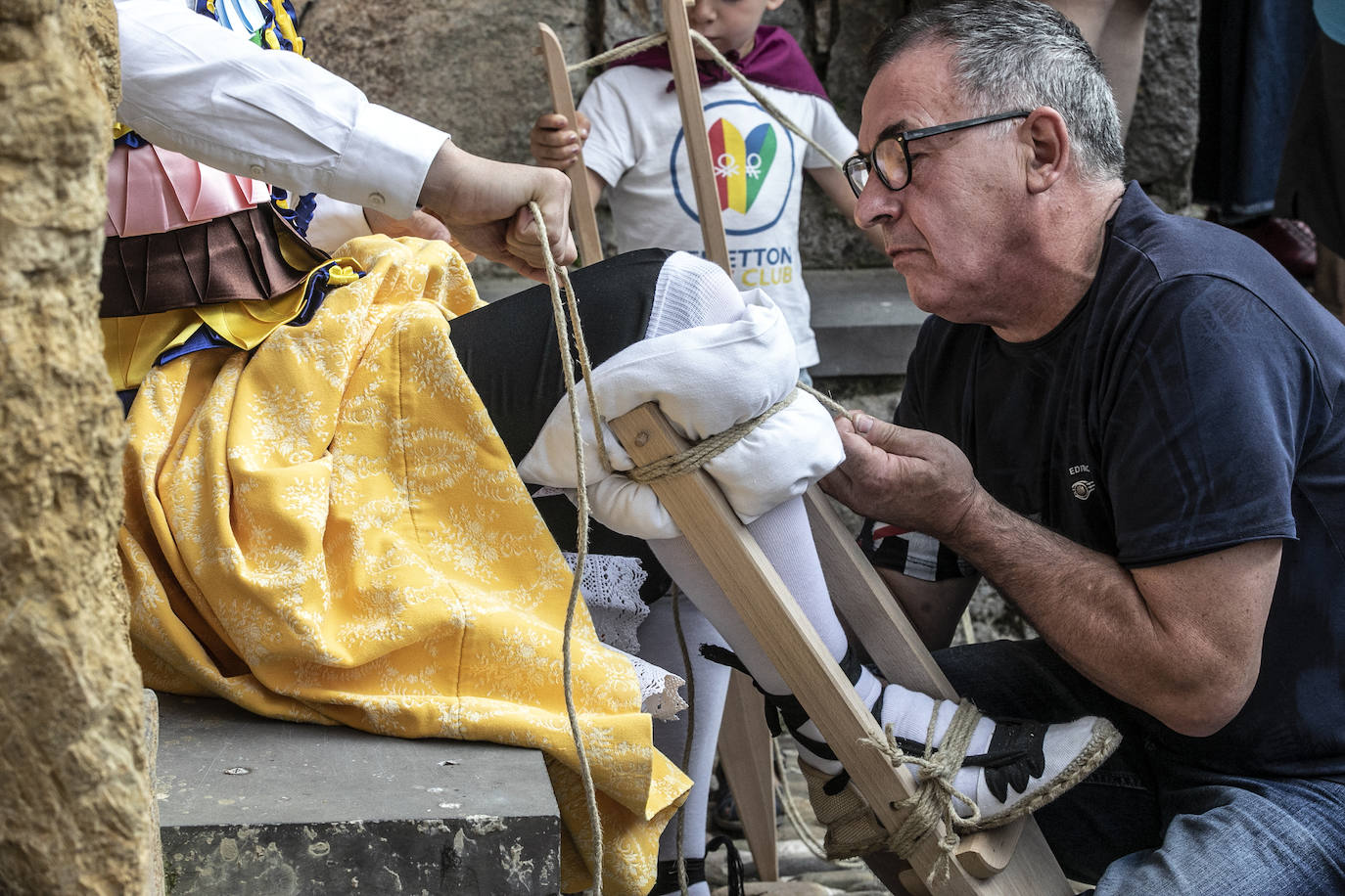 Los danzadores de Anguiano cumplen con la tradición