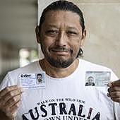 «Ha sido una odisea conseguir el permiso y ahora tampoco es fácil encontrar un empleo»