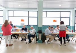 Los colegios electorales reciben más votantes que en 2019