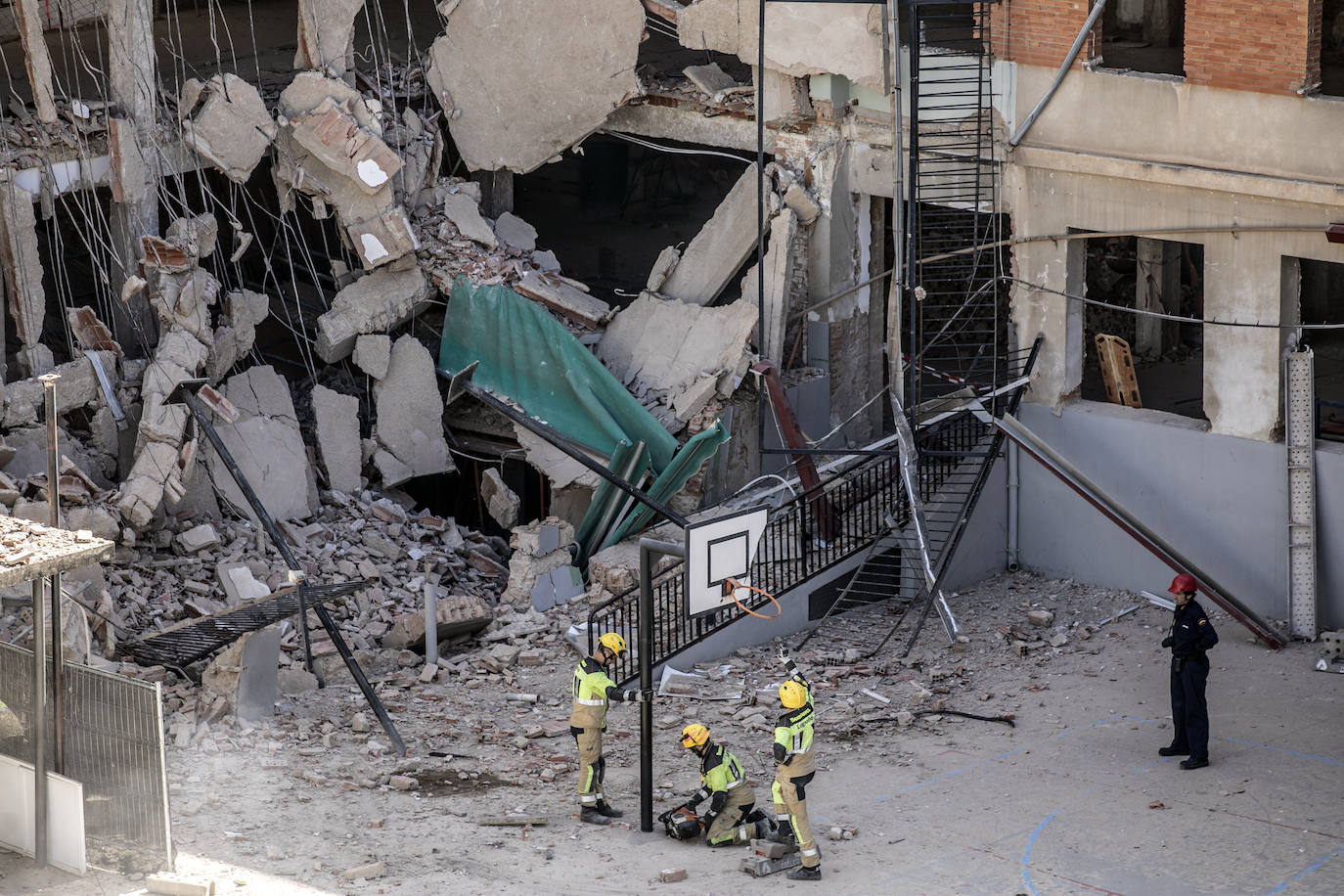 Conmoción en Logroño por el desplome del edificio de Adoratrices