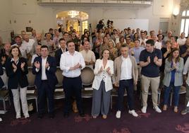 Asistentes a la junta directiva regional del PP celebrada ayer en el Círculo Logroñés.