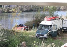 Intervención de GEAS de la Guardia Civil y Bomberos de Logroño en una imagen de archivo.