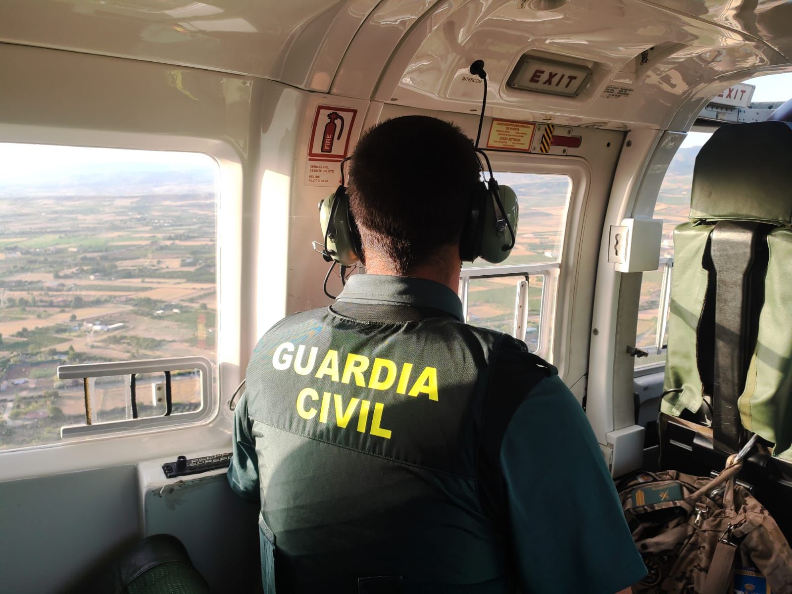 Observación desde el helicóptero que participa en la búsqueda del desaparecido.