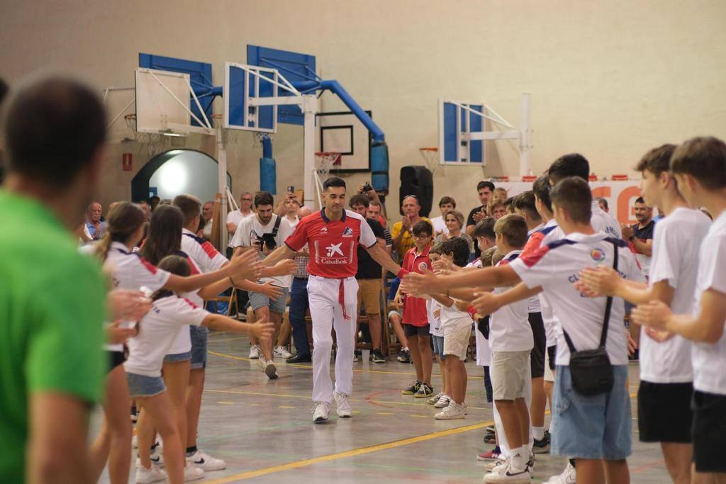 El adiós de Víctor Esteban