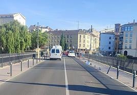 Pivotes afectados por el accidente en el puente de Piedra.