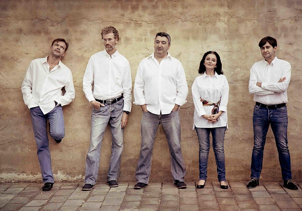 Vladimir Dmitrenco, Jerome Ireland, Francisco Lobo, Nonna Natsvlishvili y Luis Miguel Díaz Márquez forman Tótem Ensemble.