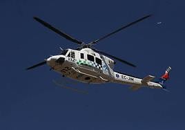 El helicóptero del SOS Rioja ha trasladado a la accidentada.