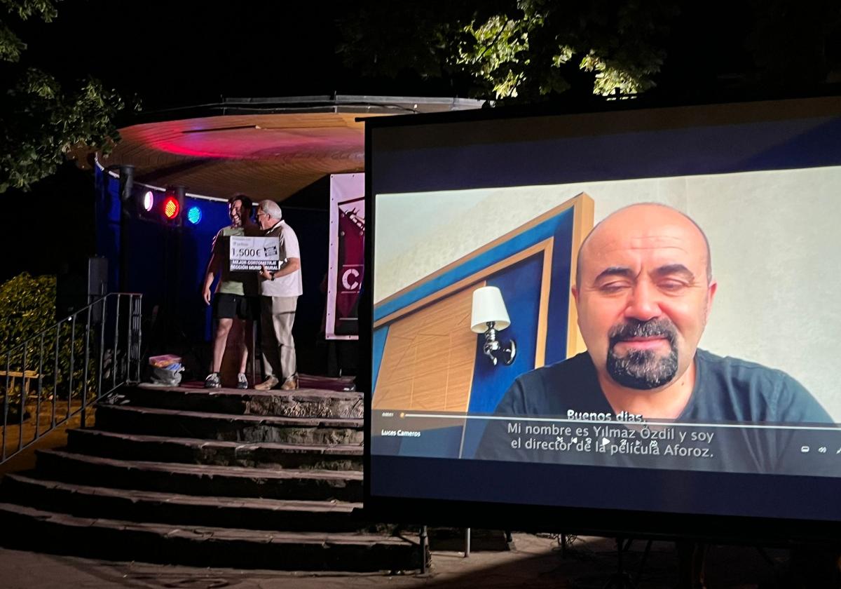 El cineasta kurdo envío un vídeo de agradecimiento al festival.