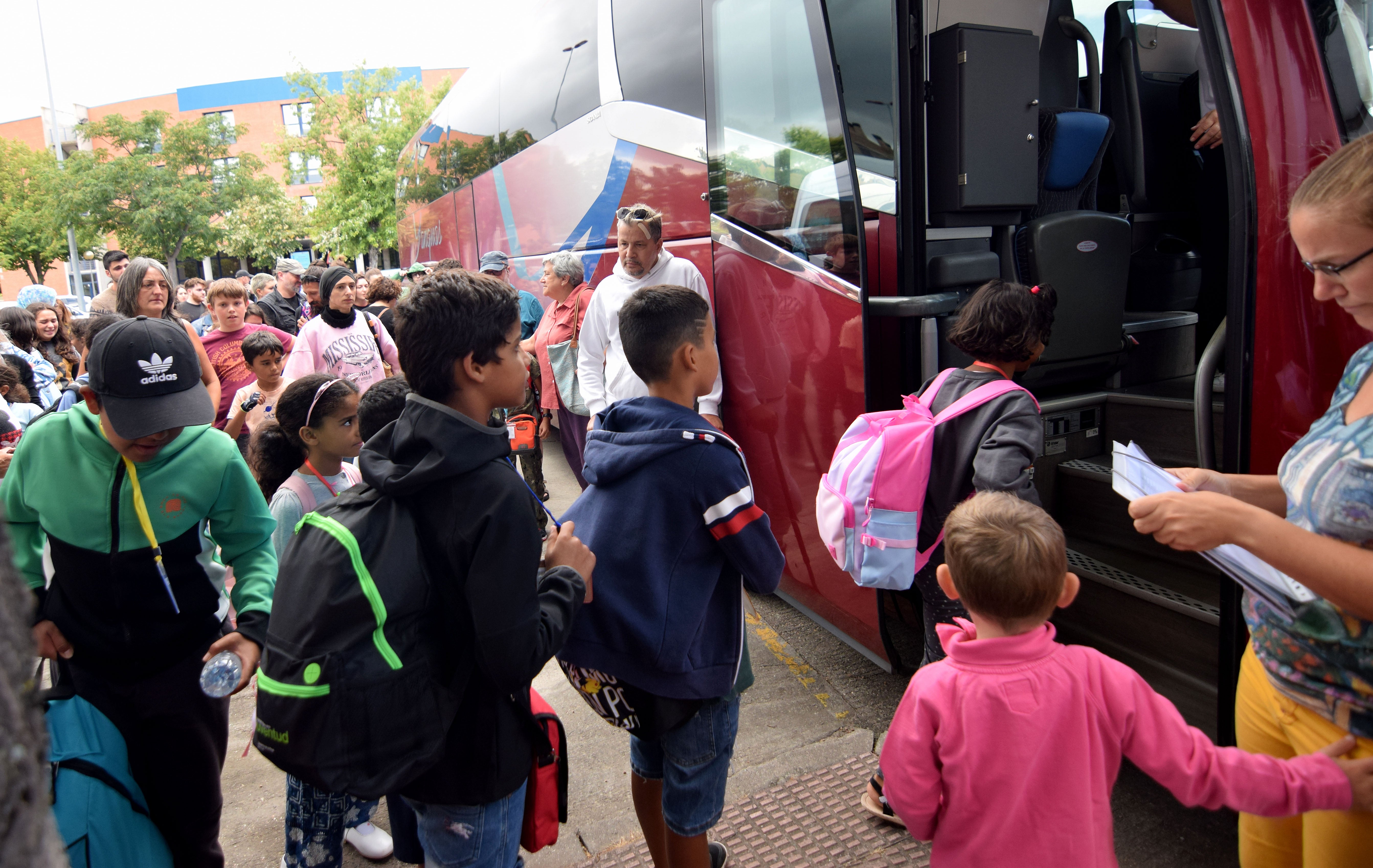 Los niños saharauis regresan a sus campamentos