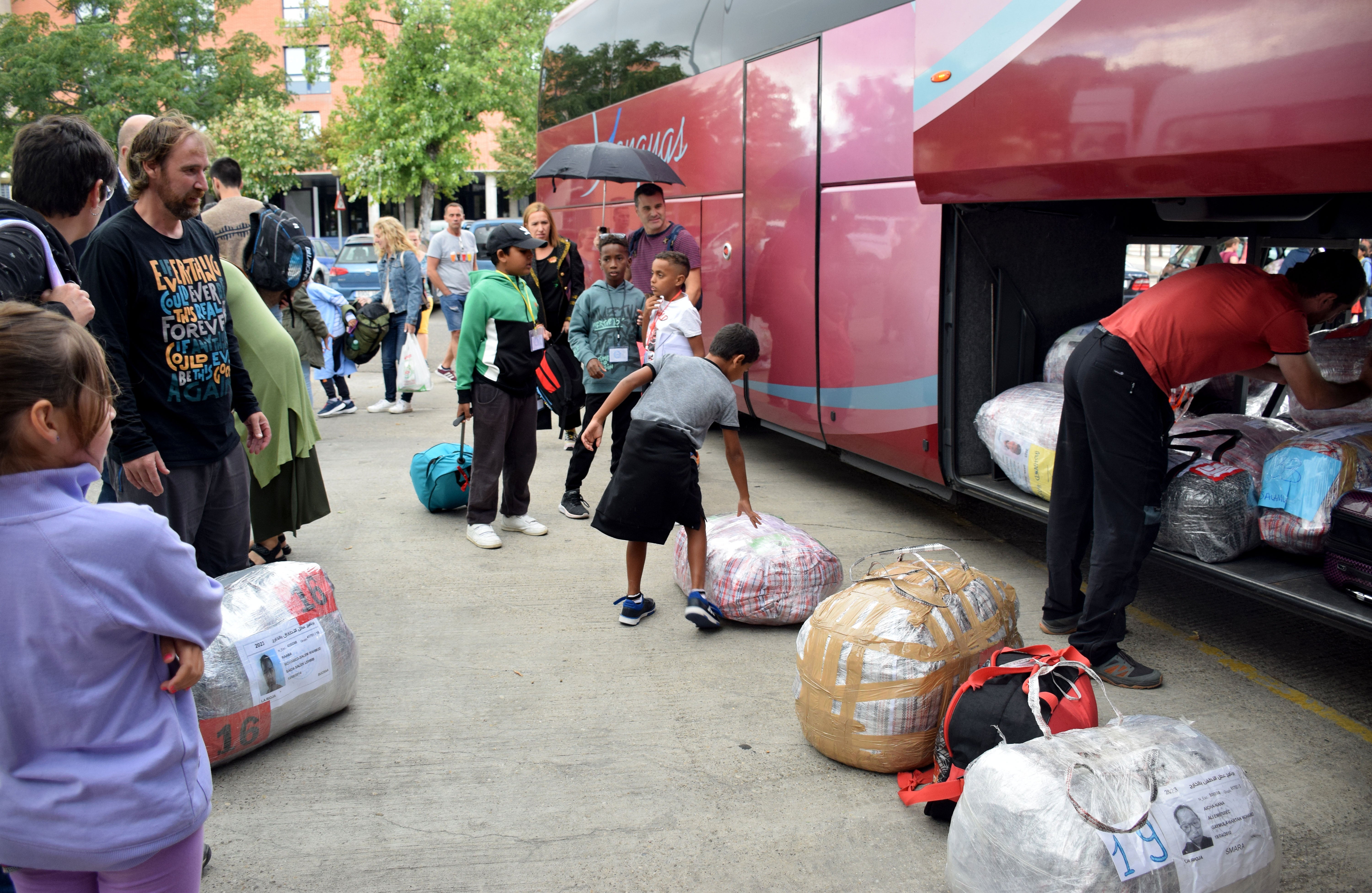 Los niños saharauis regresan a sus campamentos