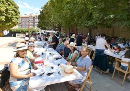 Asistentes a la comida de hermandad del año pasado.