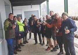 Un brindis por la jornada que la meteorología trastocó.