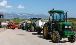 Tráfico permitirá la circulación de tractores por la LO-20 y la A-13 durante la vendimia