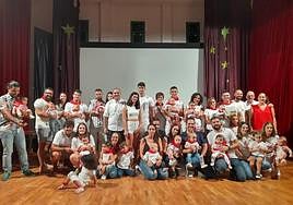 Imposición de pañuelos de San Gil a los nacidos en el último año.