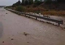 Río de agua en Alcanadre.