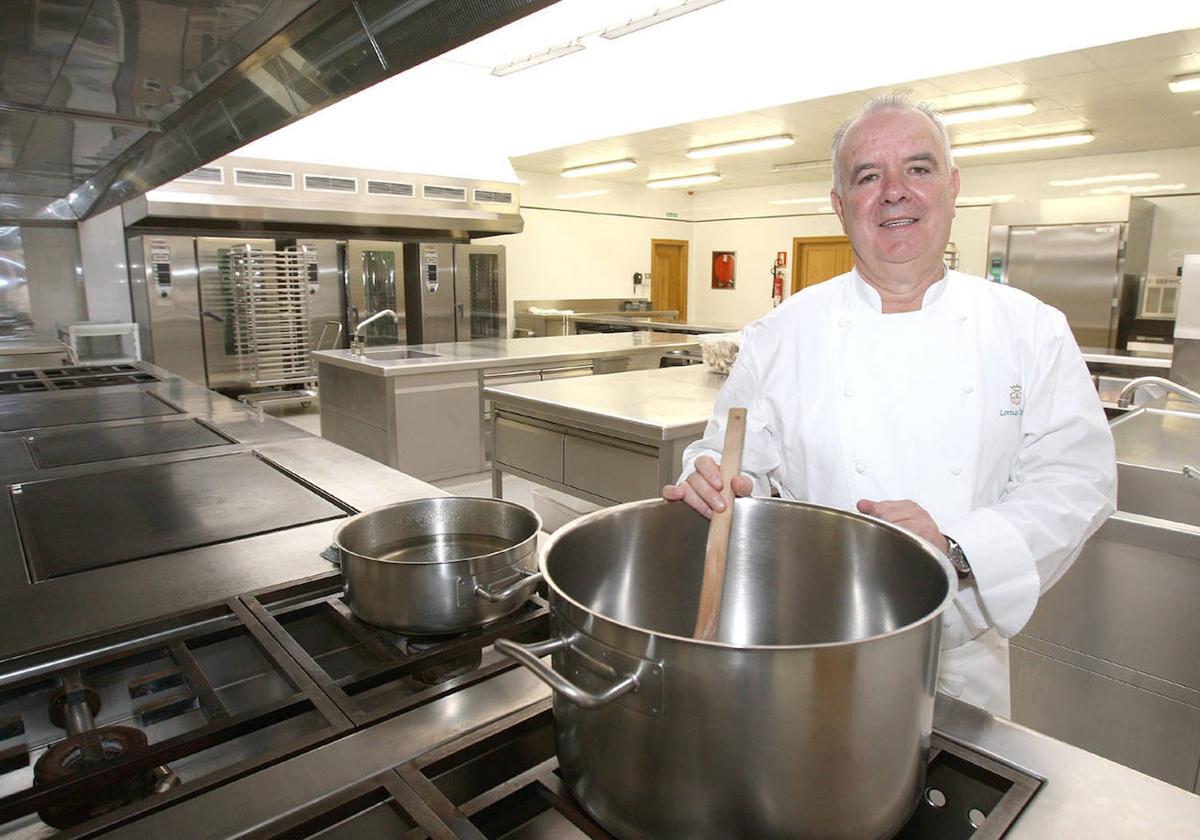 Lorenzo Cañas, en la cocina de La Merced.