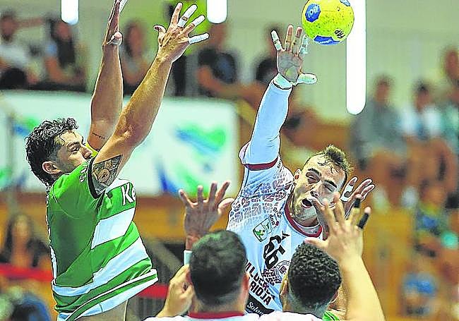 Edu Cadardo intenta conectar con Javi García.