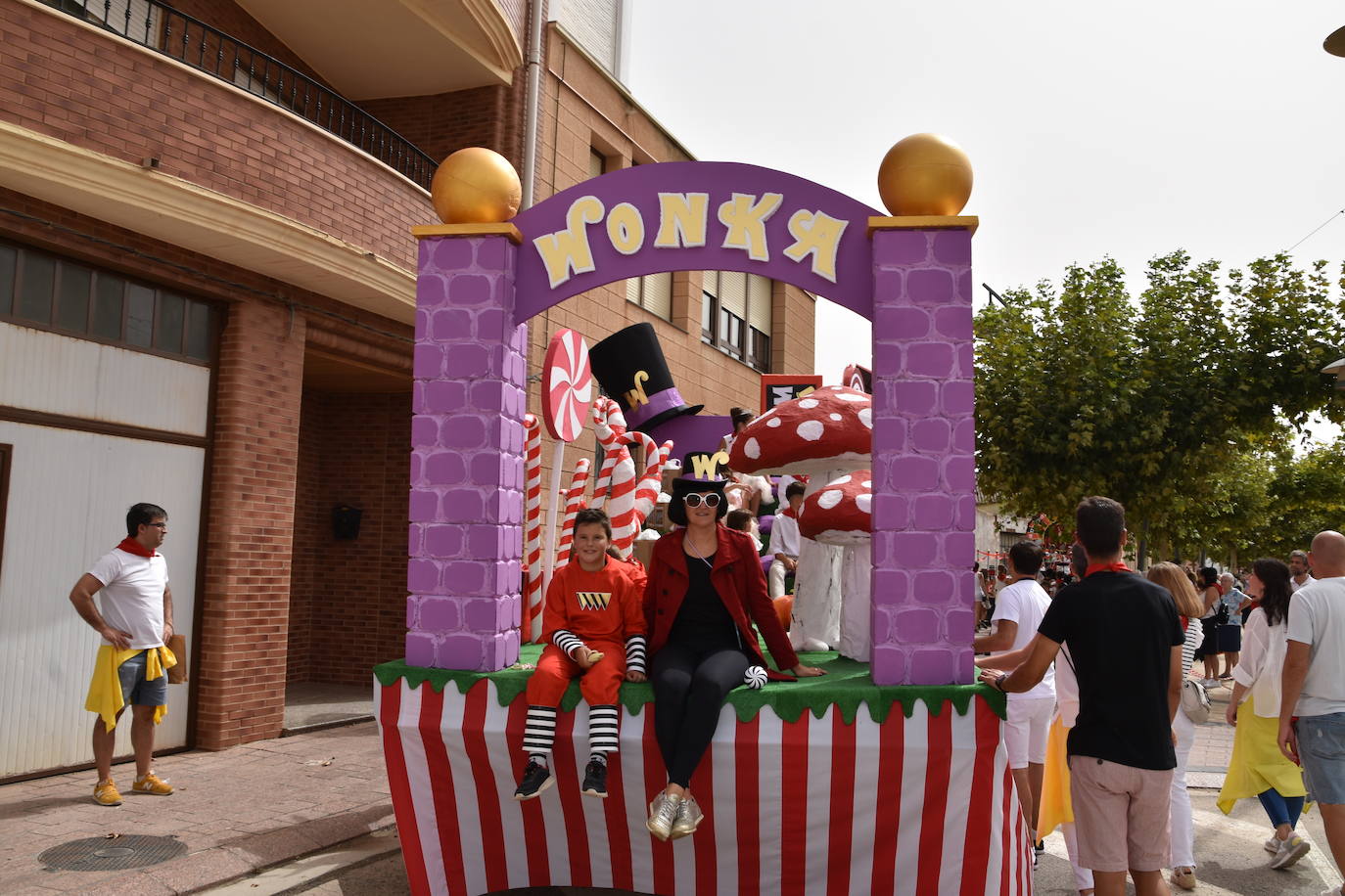 Chupinazo y carrozas de Pradejón