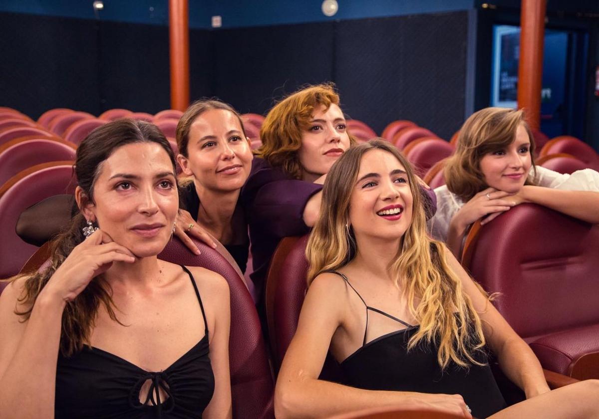 Bárbara Lennie, Irene Escolar, Itsaso Arana, Itziar Manero y Helena Ezquerro en la proyección de 'Las chicas están bien' en Filmoteca Española.