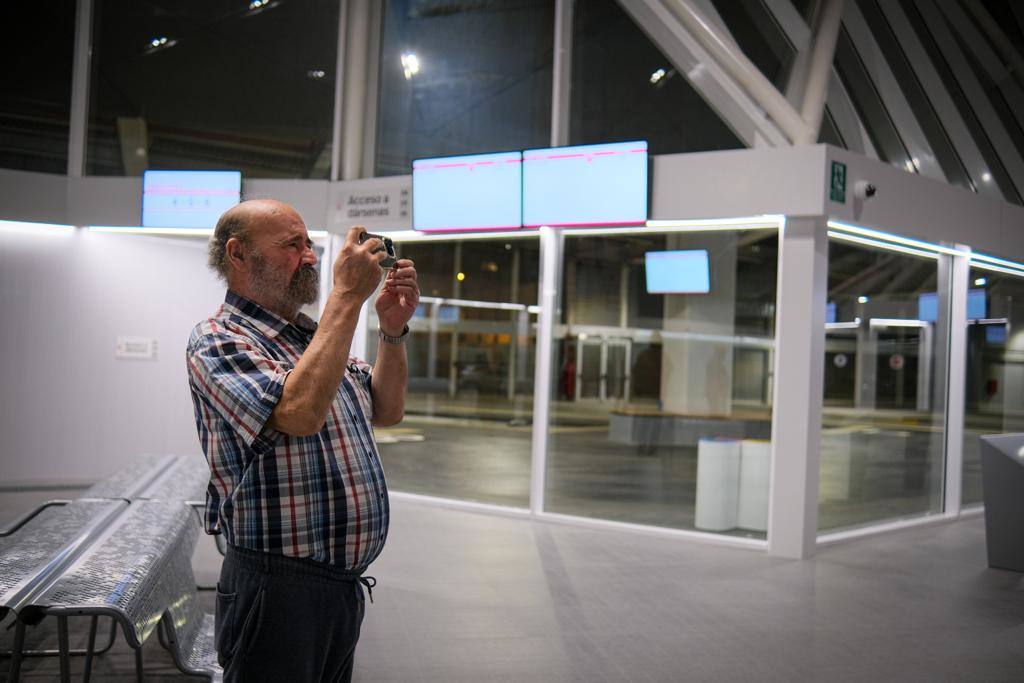 Los últimos viajes en la vieja y el primero en la nueva estación de autobuses