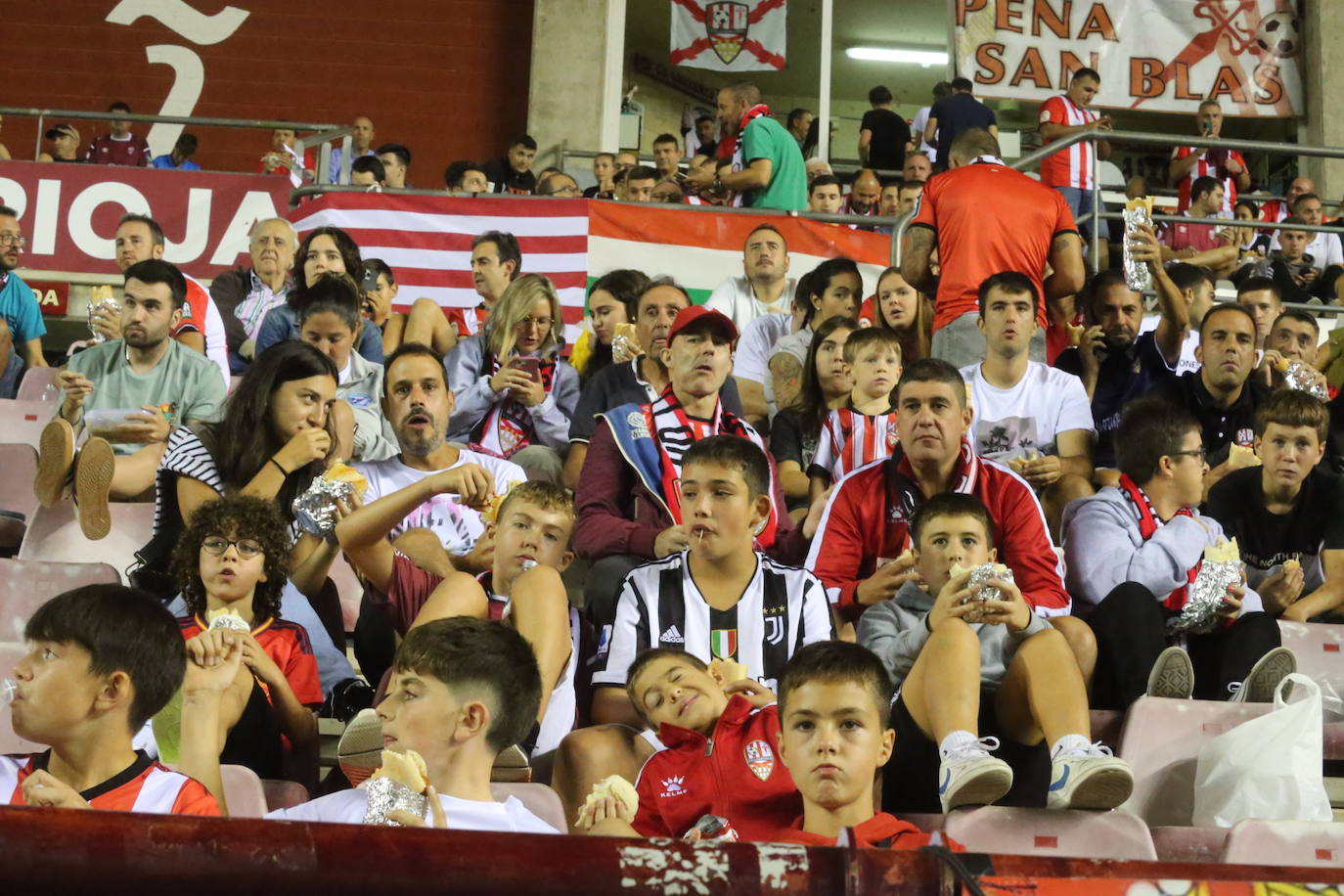 El público gozó en el Calahorra - UDL