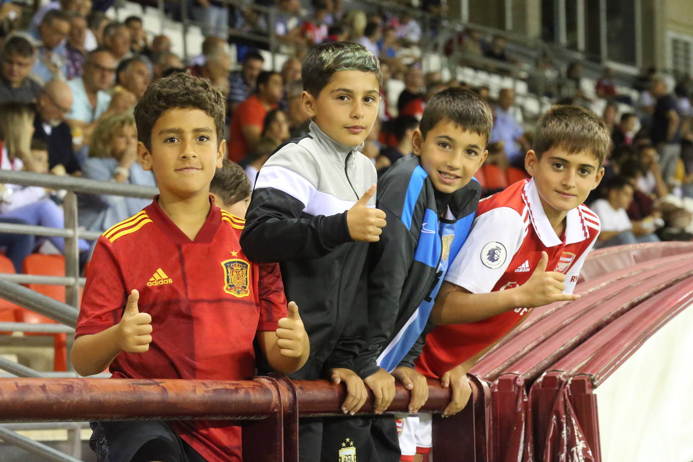 El público gozó en el Calahorra - UDL