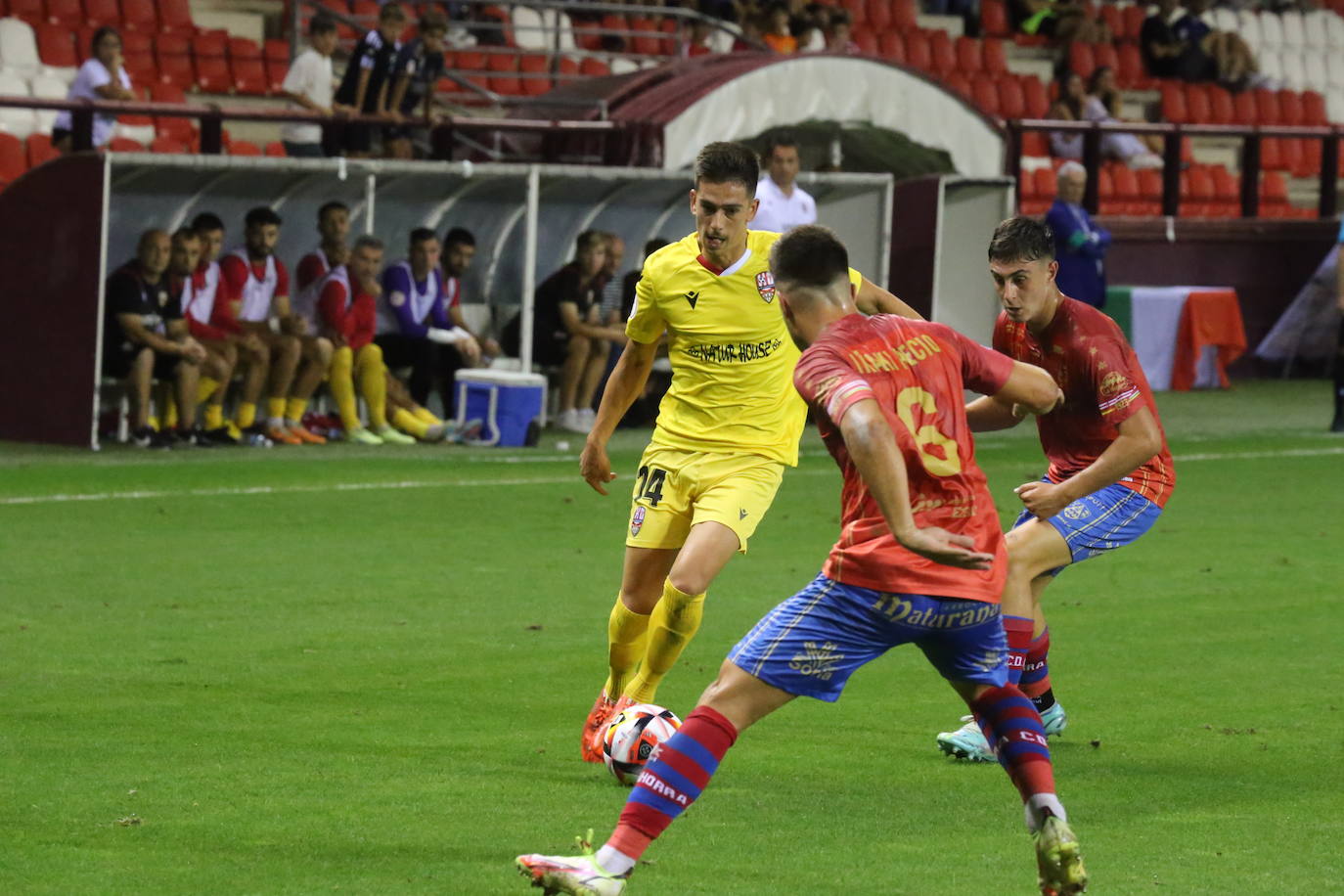 El público gozó en el Calahorra - UDL