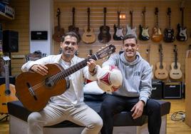 Los hermanos Ubis, Roberto y Eduardo, vuelven a jugar juntos al tiempo que regentan una tienda de instrumentos musicales.