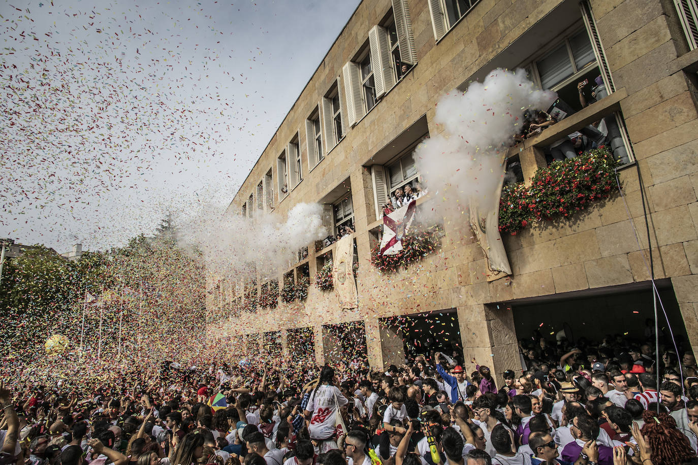 El chupinazo de San Mateo, en imágenes