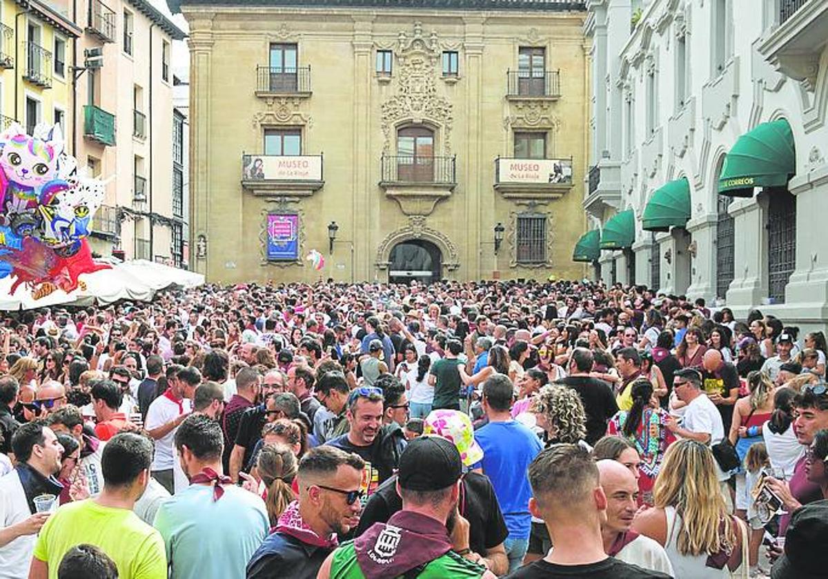 Imagen principal - Con la bota a cuestas a todas horas