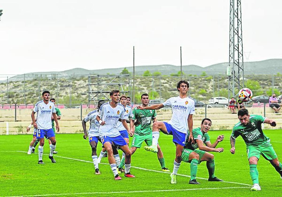 Encuentro entre el Náxara y el Deportivo Aragón.