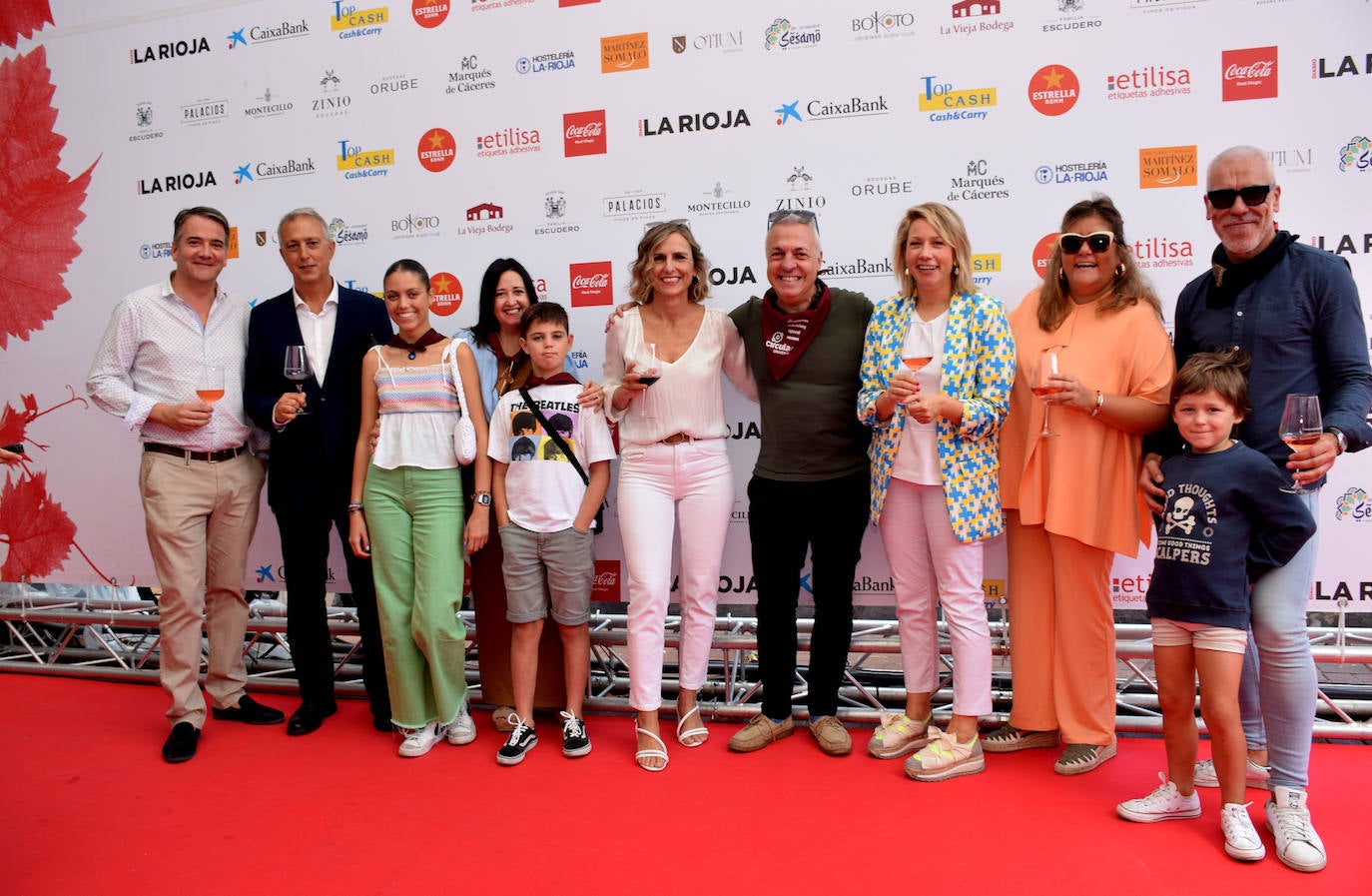 David Sáez de Ojer, Juan José Vega, Maite, Ana Moreno, Gonzalo, Teresa Casis, Jesús Hijazo, Elvira Ezquerro, Elisa San Román, Jose Mues y Manuel.