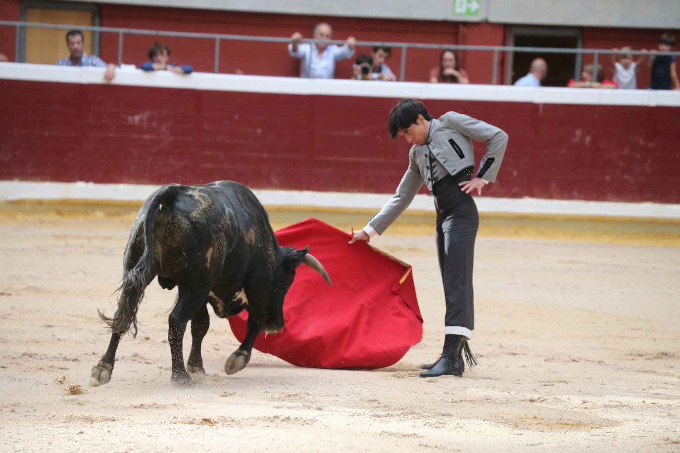 La cantera riojana se da cita en la plaza de toros de La Ribera
