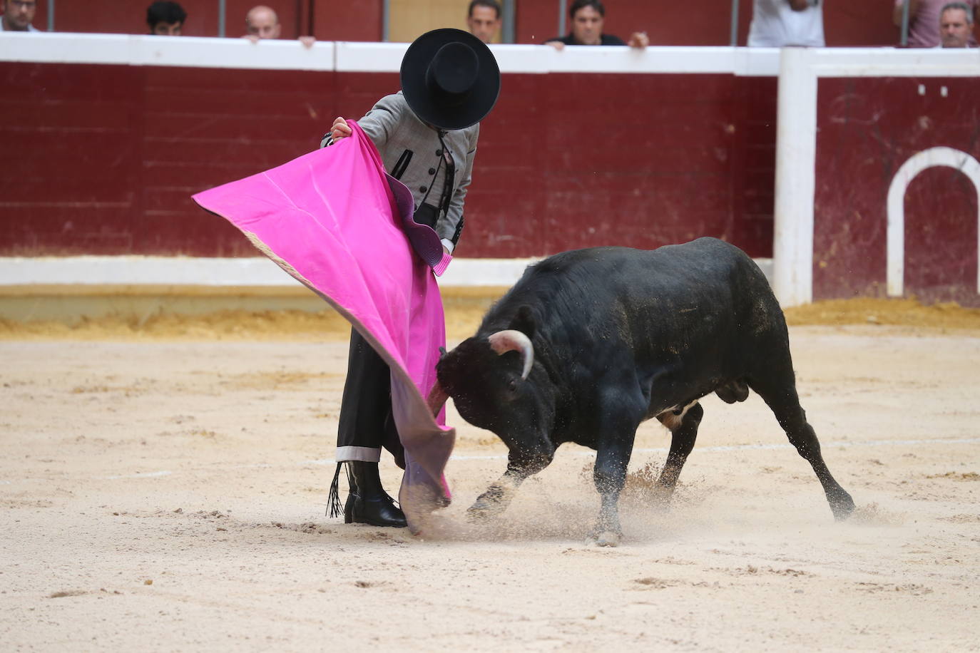 La cantera riojana se da cita en la plaza de toros de La Ribera